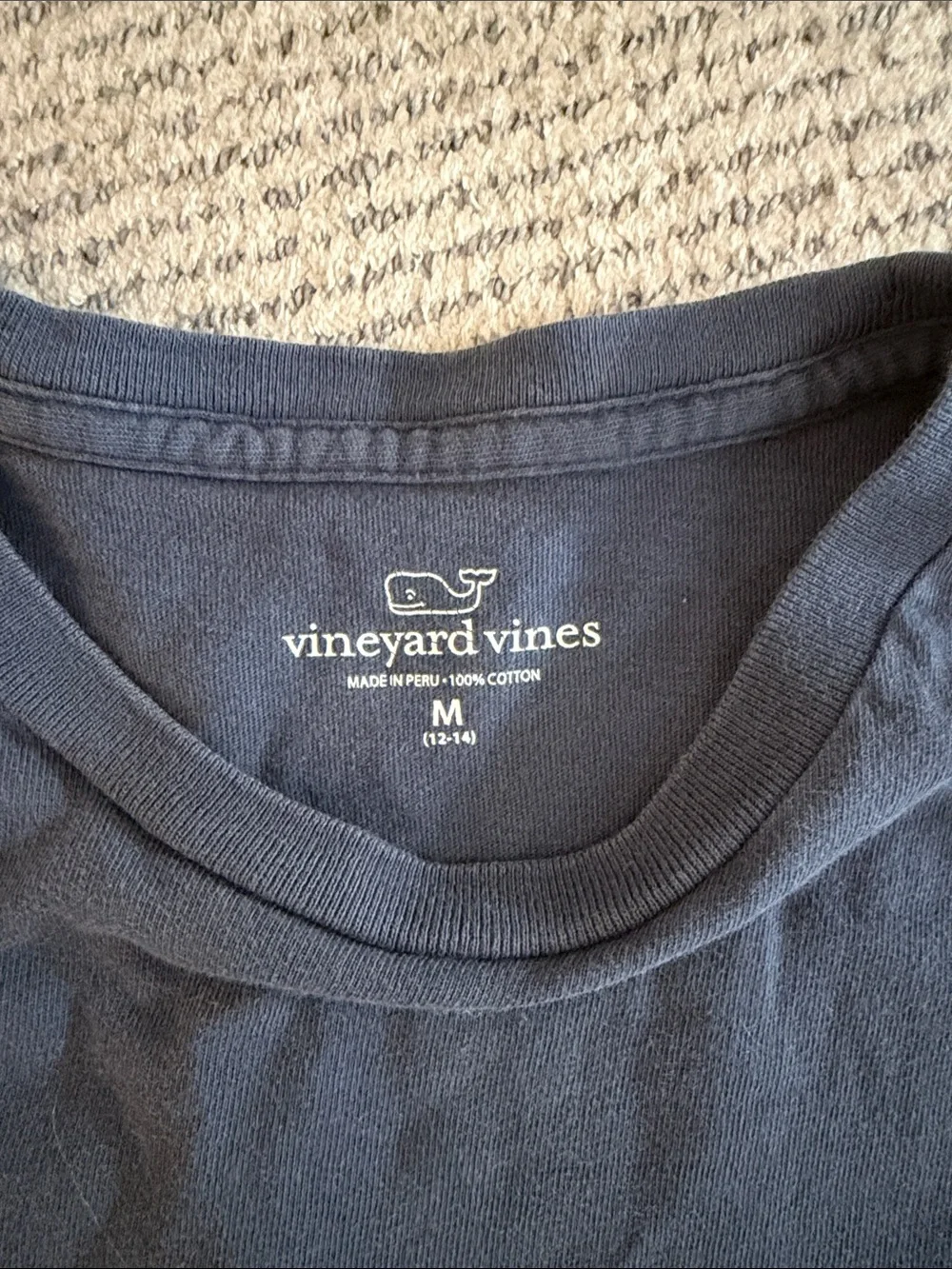 Boys medium 10-12 Vineyard Vines Navy Long-Sleeve Pocket Tee with Whale Logo